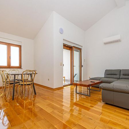 Apartments Francoise Crikvenica Esterno foto