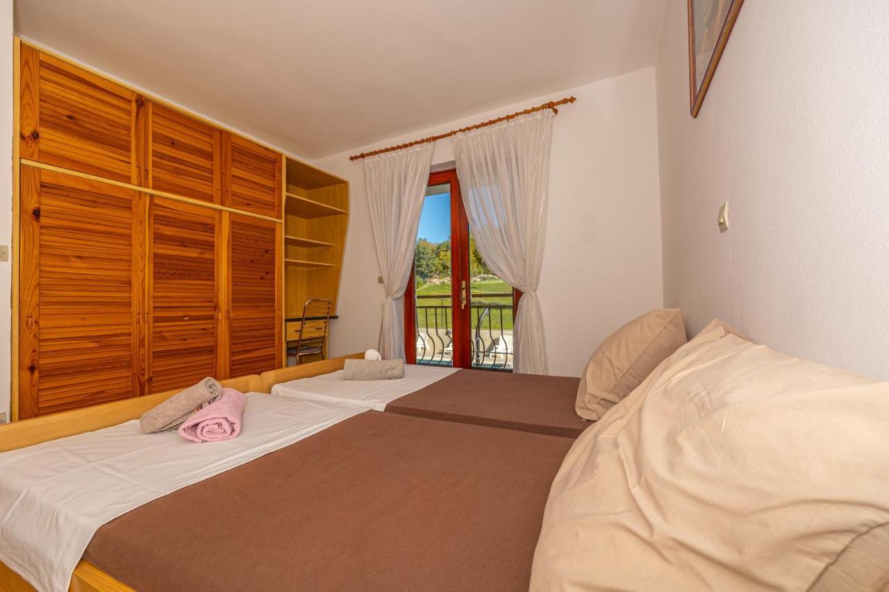 Apartments Francoise Crikvenica Esterno foto