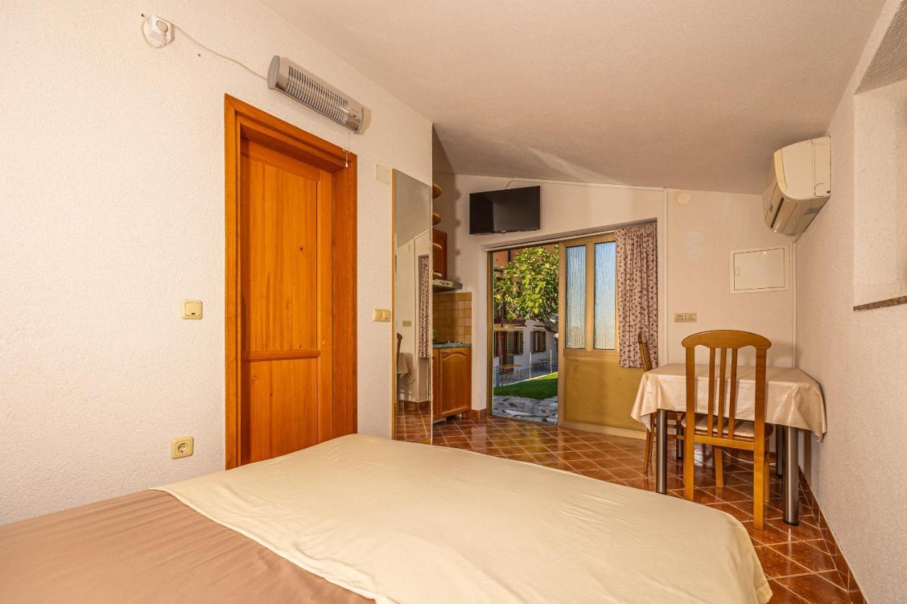 Apartments Francoise Crikvenica Esterno foto