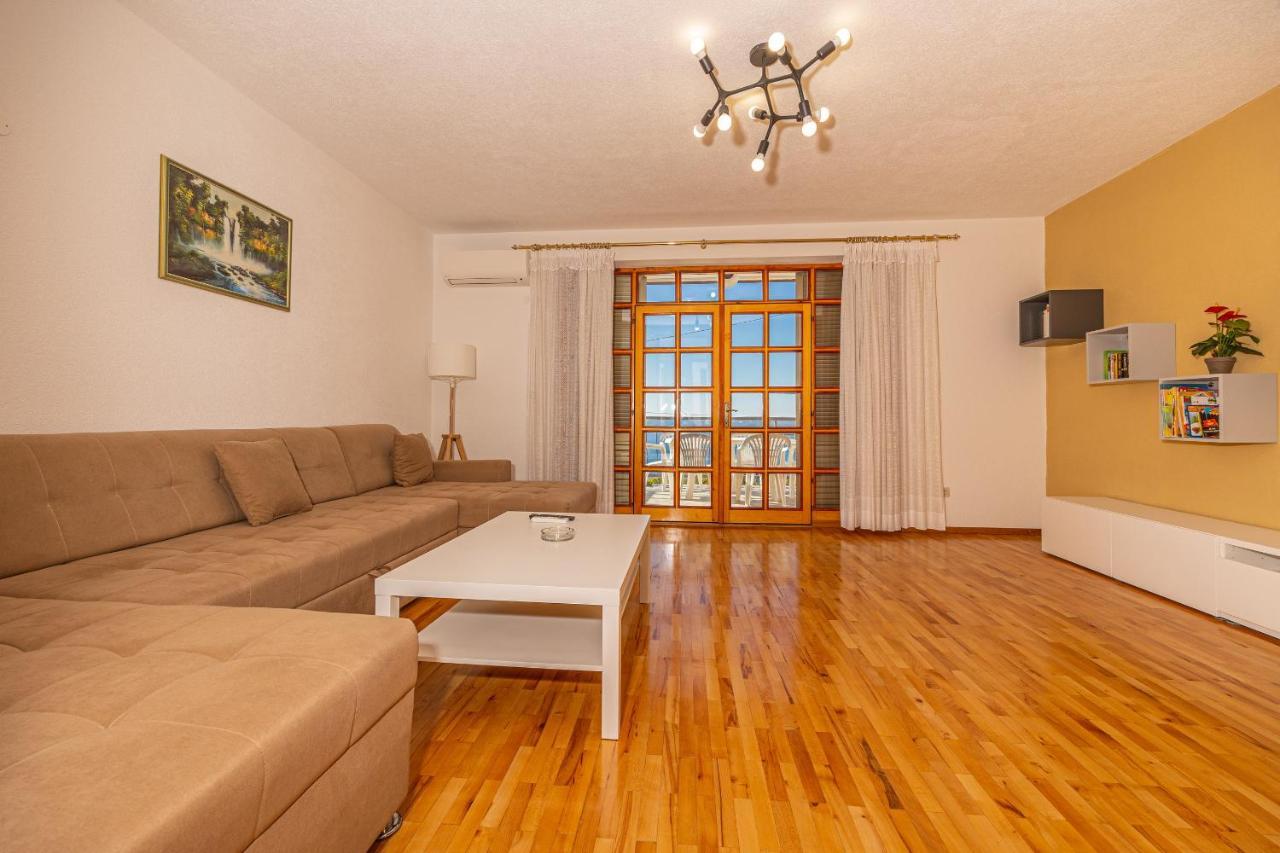 Apartments Francoise Crikvenica Esterno foto