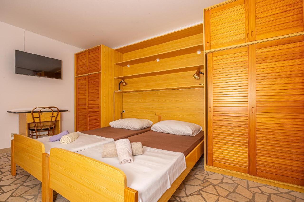 Apartments Francoise Crikvenica Esterno foto