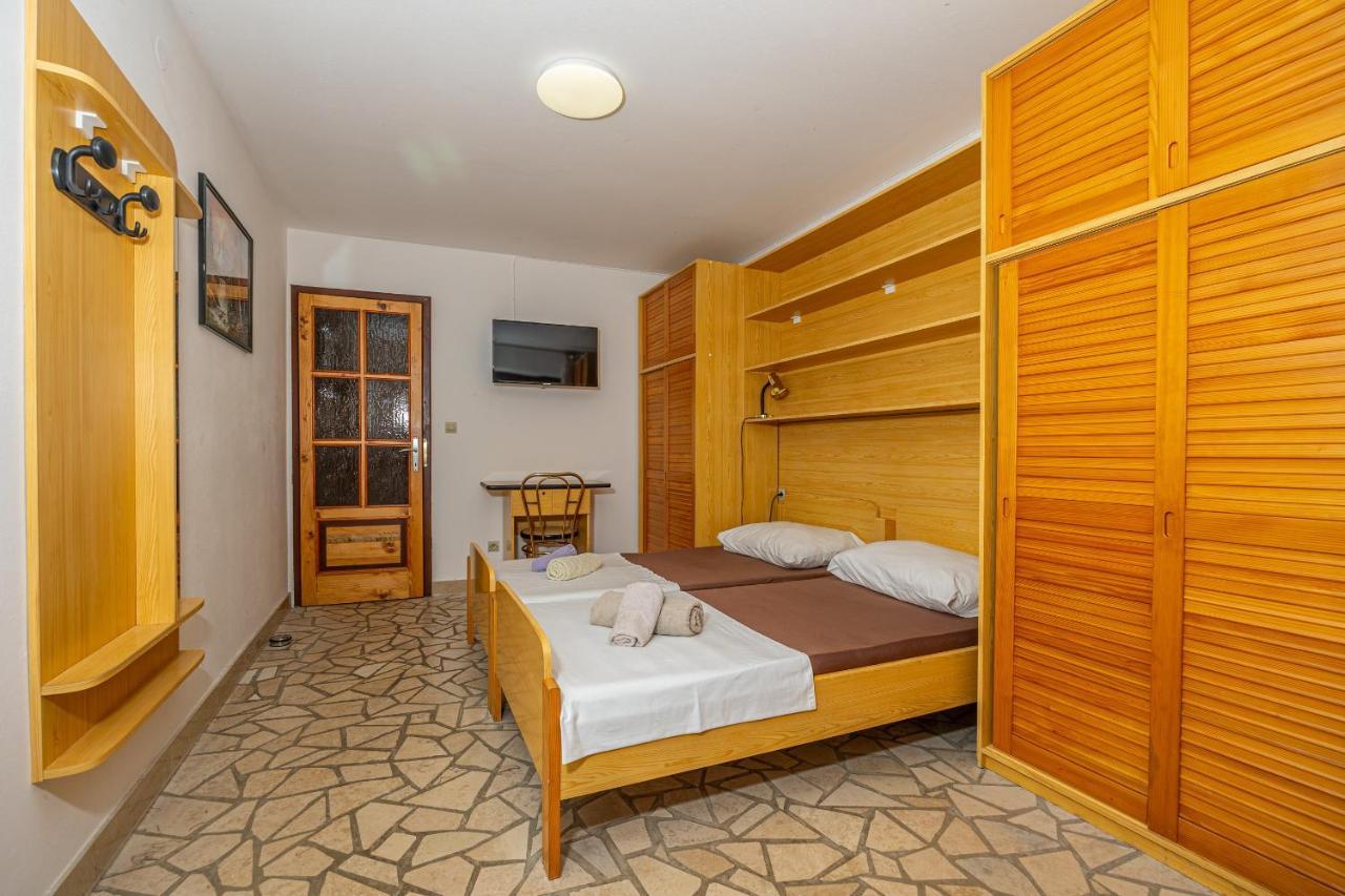 Apartments Francoise Crikvenica Esterno foto